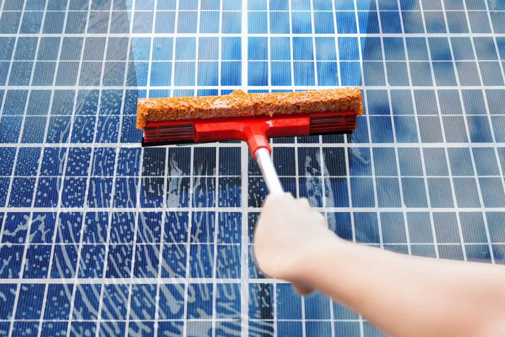 Cleaning Solar Panels Tips